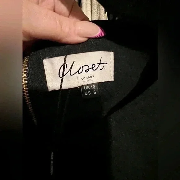 Super Cute NWT Black and Red Block Dress - Picture 4 of 4